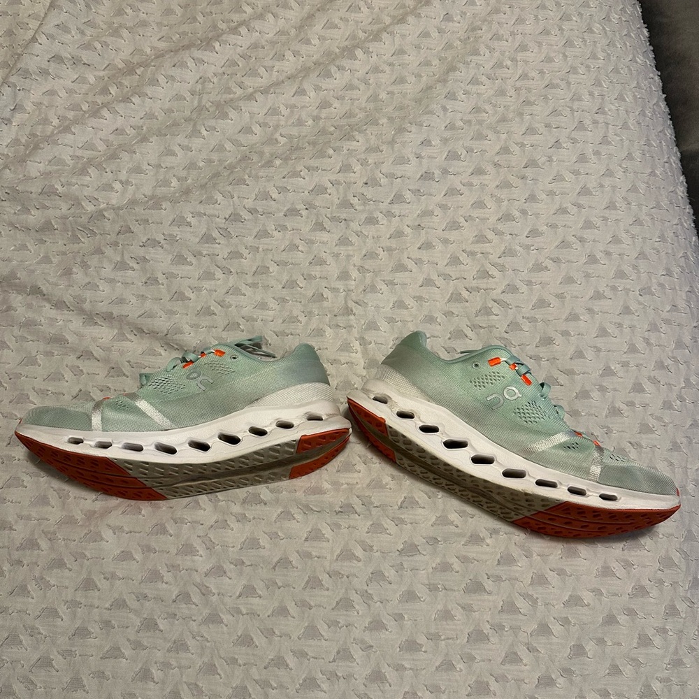 On Running Men's Mint and Orange Athletic Shoes cloudsurfer size 10.5 - Picture 5 of 9